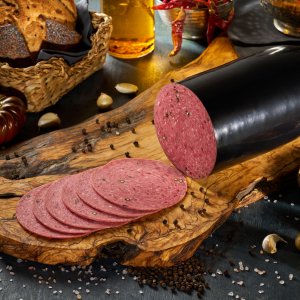 Macar Salam Karabiberli Dilimli 100g